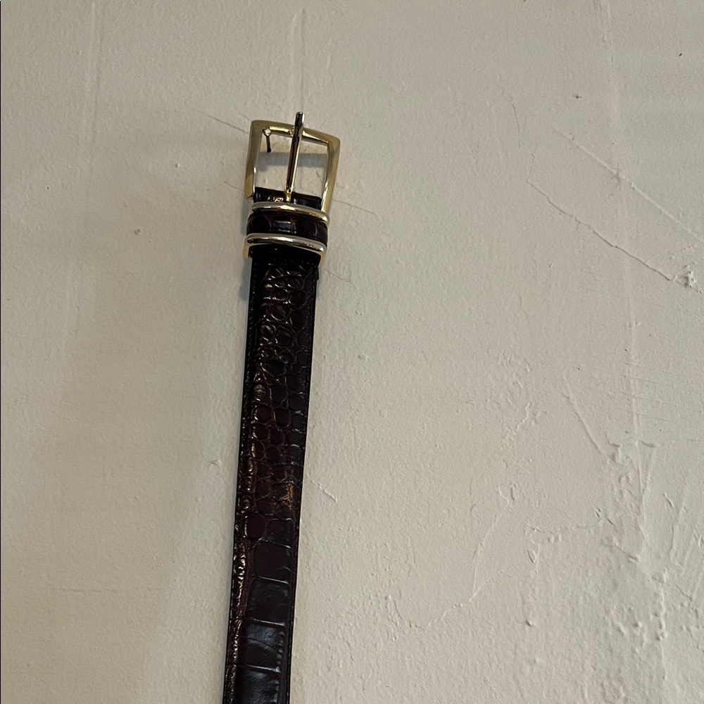 Vintage Bachrach  Dark Brown Croc-Embossed Leather Belt with Gold Buckle - Picture 5 of 9